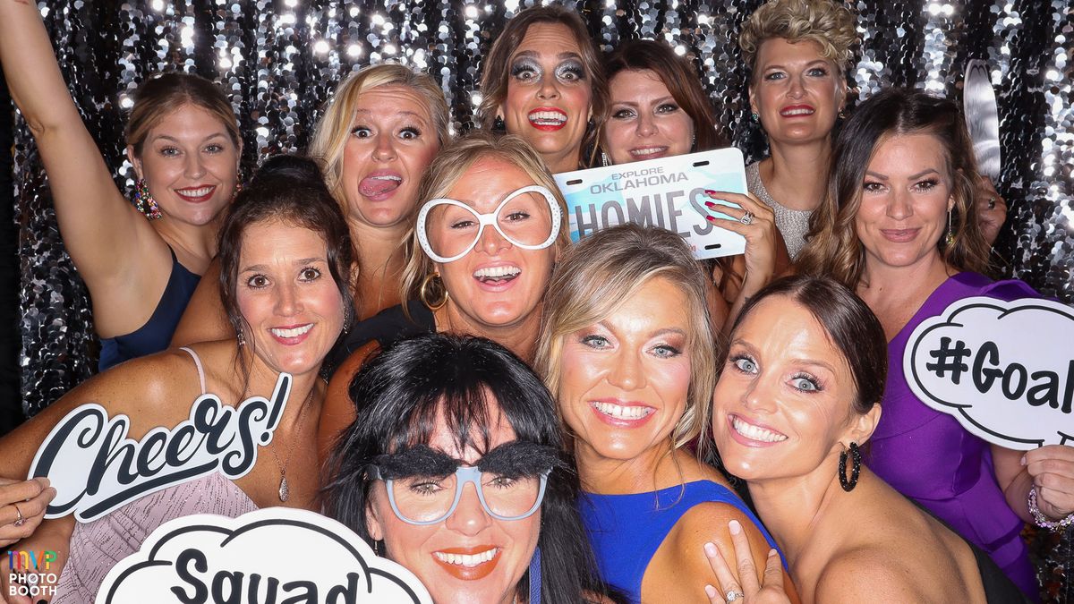 Rustic Wedding Photo Booth Ideas in Hamilton